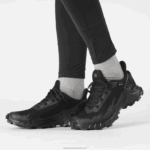 ⁦أحذية الجري النسائية - alphacross 4 gore-tex Salomon أسود B8DLV1530⁩ - الصورة ⁦4⁩