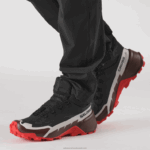 ⁦أحذية المشي لمسافات طويلة للرجال - Cross Hike 2 mid gore-tex Salomon أسود / شوكولاتة مريرة / أحمر ناري B8DLV34⁩ - الصورة ⁦5⁩