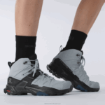 ⁦أحذية المشي لمسافات طويلة للسيدات - x ultra 4 mid wide gore-tex Salomon المحجر / الأسود / الفيلق الأزرق B8DLV1141⁩ - الصورة ⁦4⁩
