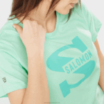 ⁦تي شيرت نسائي بأكمام قصيرة - شعار Outlife Big Salomon زجاج الشاطئ B8DLV902⁩ - الصورة ⁦3⁩